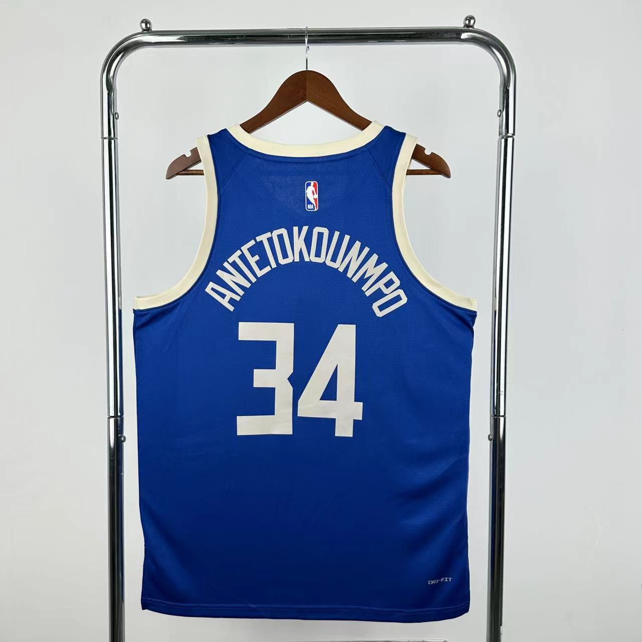 Milwaukee Bucks 25